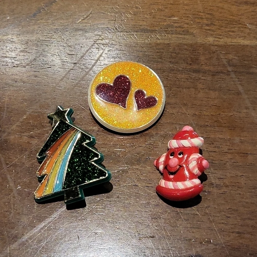 Set of 3 vintage pins